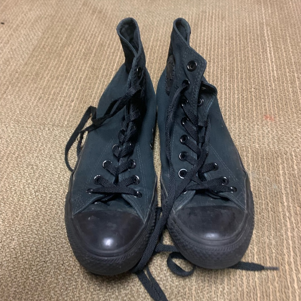 Men’s Converse 7 Womens 9